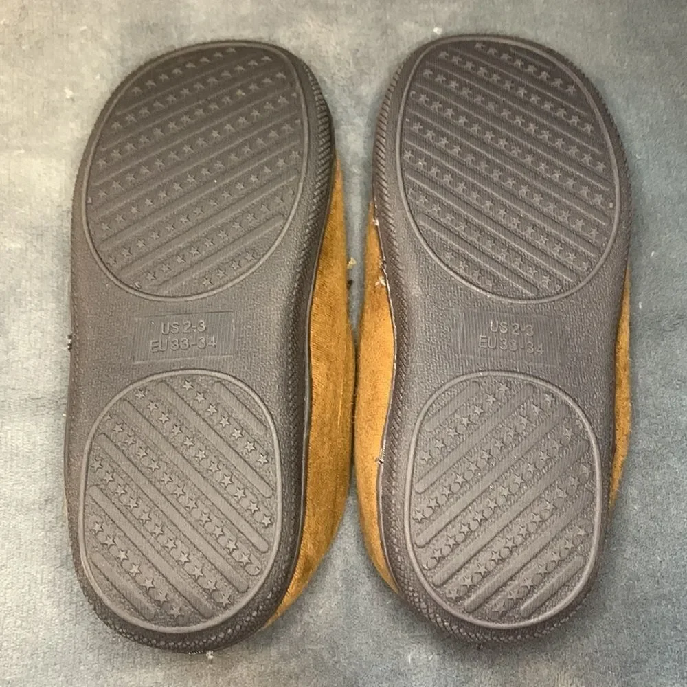 Kid dearfoam slippers - house shoes size 2/3 boys NWOT
